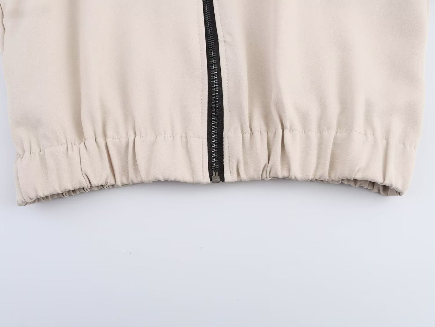 Zweiteiliges Track Suit Set – Beige mit Kontrastlinien