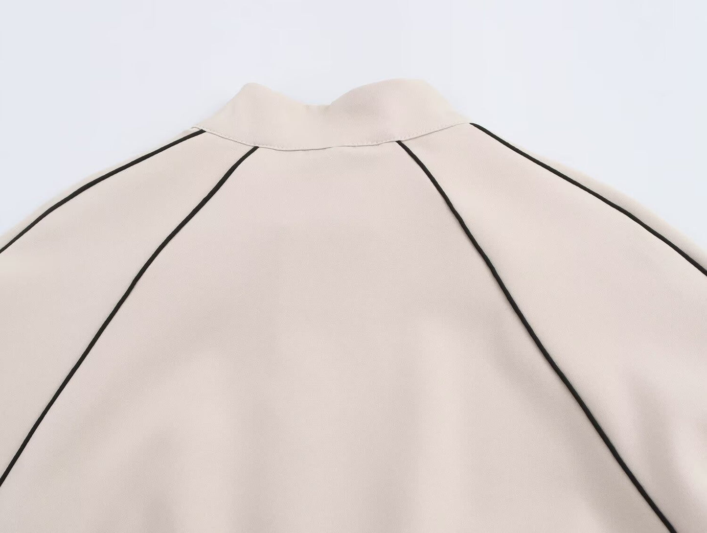 Zweiteiliges Track Suit Set – Beige mit Kontrastlinien