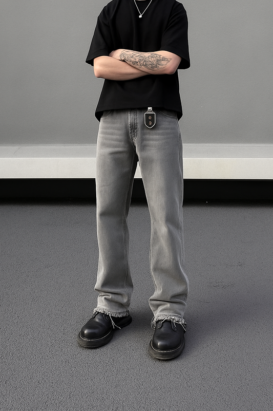 Graue Flared Jeans
