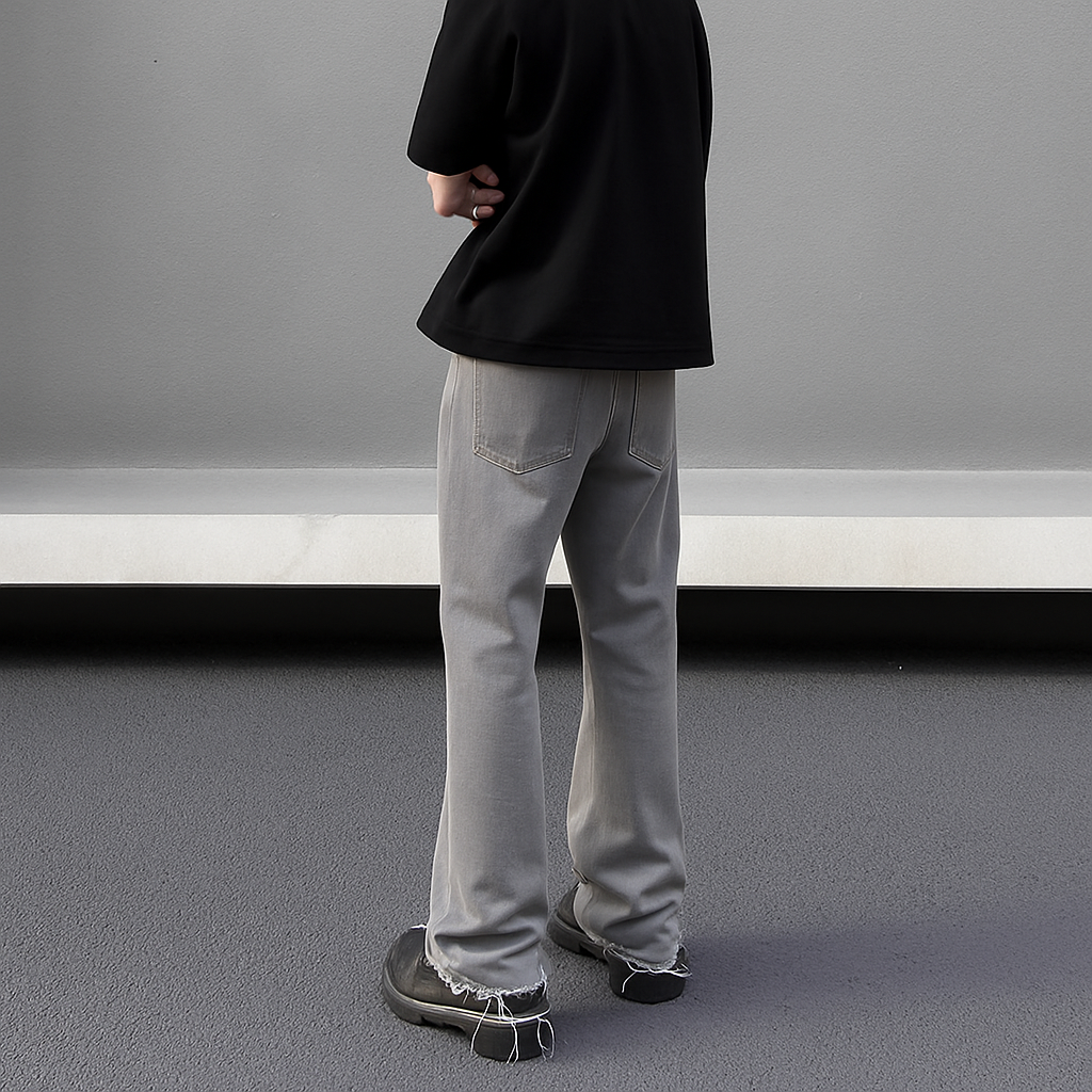 Graue Flared Jeans
