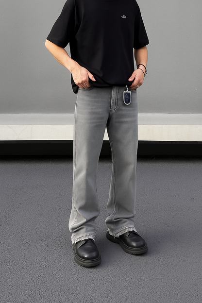 Graue Flared Jeans